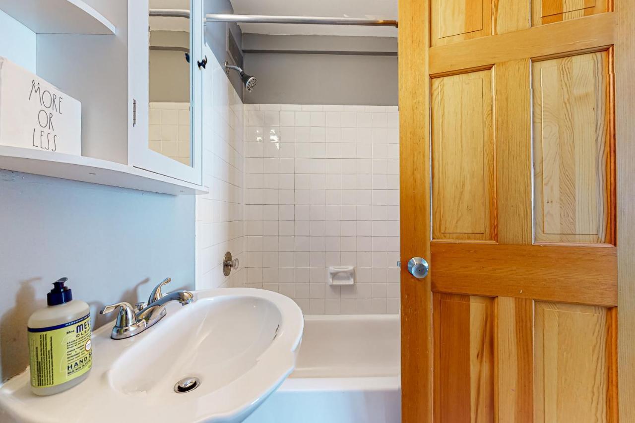 Lakeside Delight, Unit 423 Laconia Extérieur photo